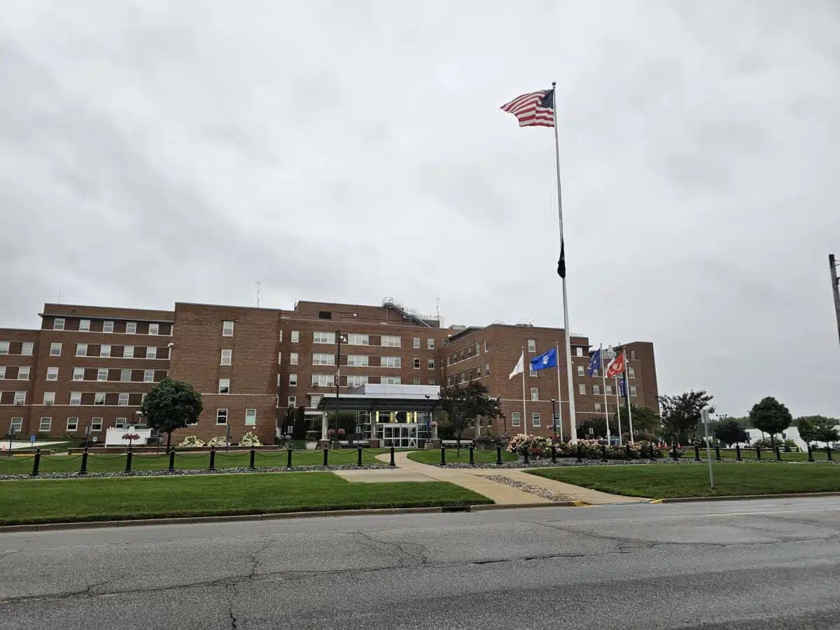 Aleda E Lutz VAMC - Hero Image