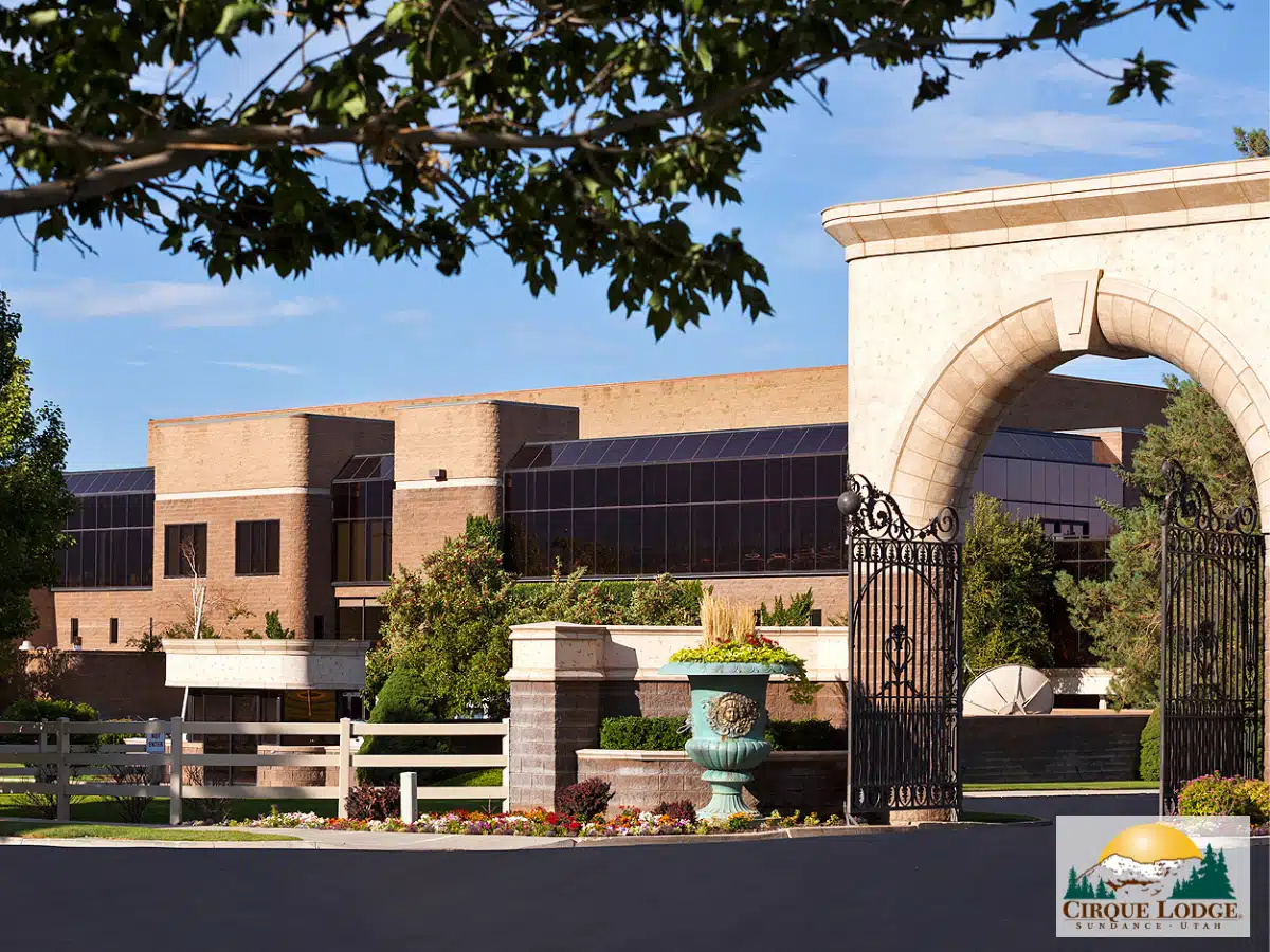 Cirque Lodge Studio - Hero Image