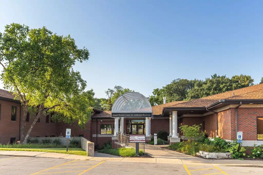 IL Institute for Addiction Recovery - Hero Image