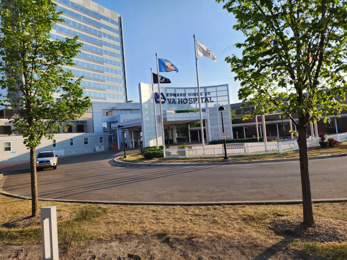 Vet Affairs/Edward Hines Jr Hospital - Hero Image